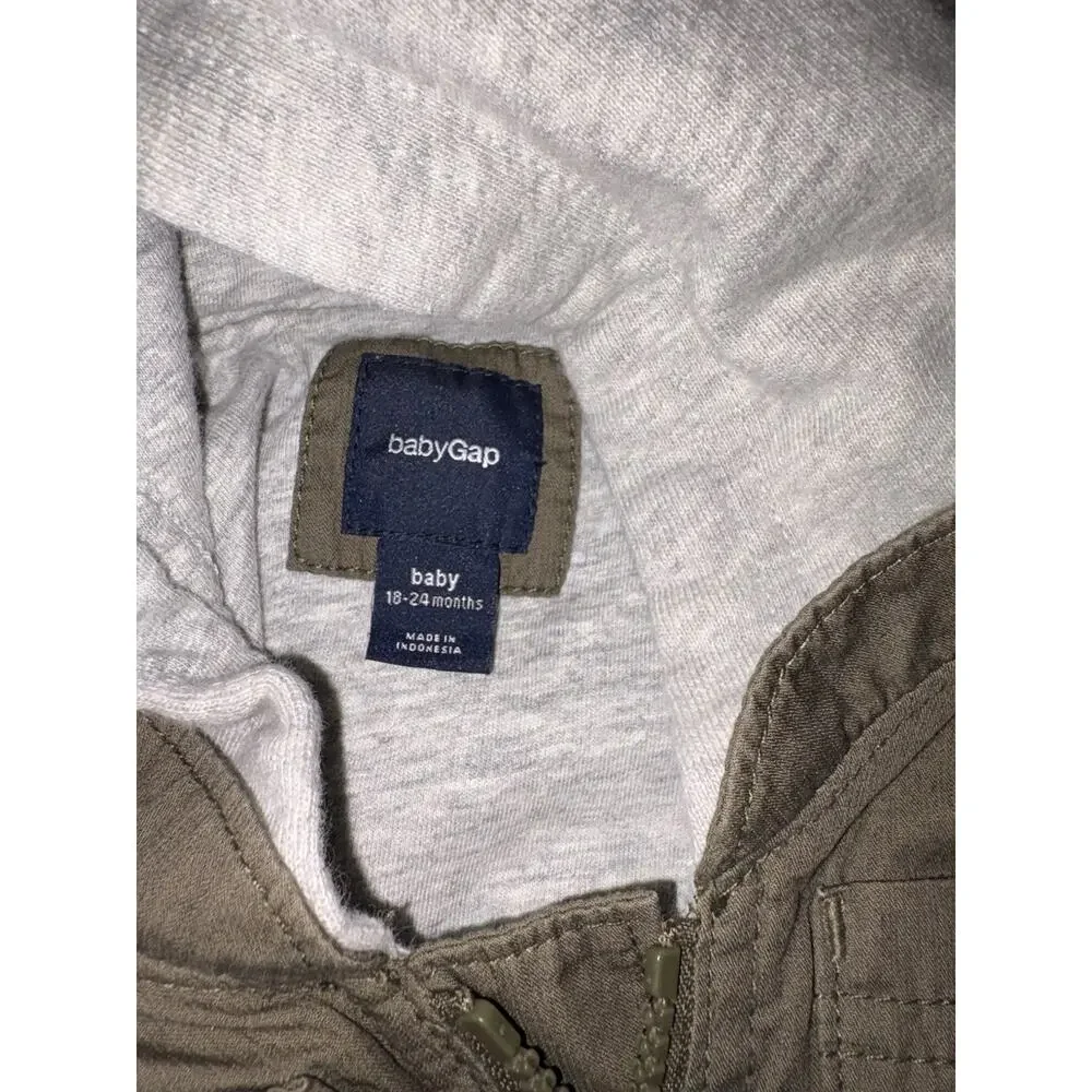 Baby Gap Sz. 18/24 Mo. Soft Hooded Cargo Pocket Vest. Cute, Comfortable